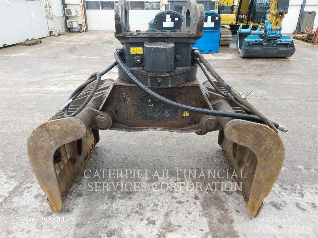 CAT G332 Grapples