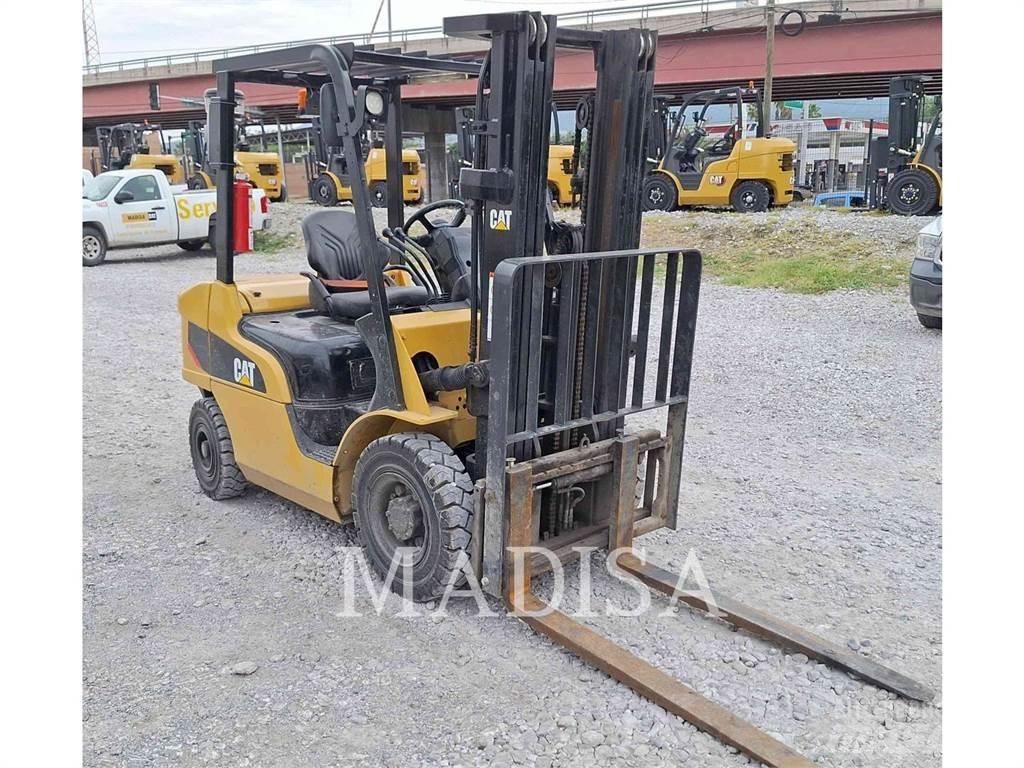 CAT LIFT TRUCKS DP25NM5 Diesel Forklifts
