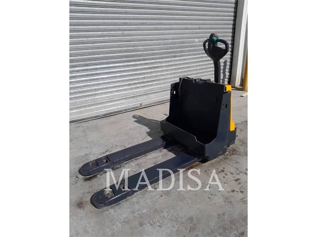 CAT LIFT TRUCKS EJE120E Golf Carts