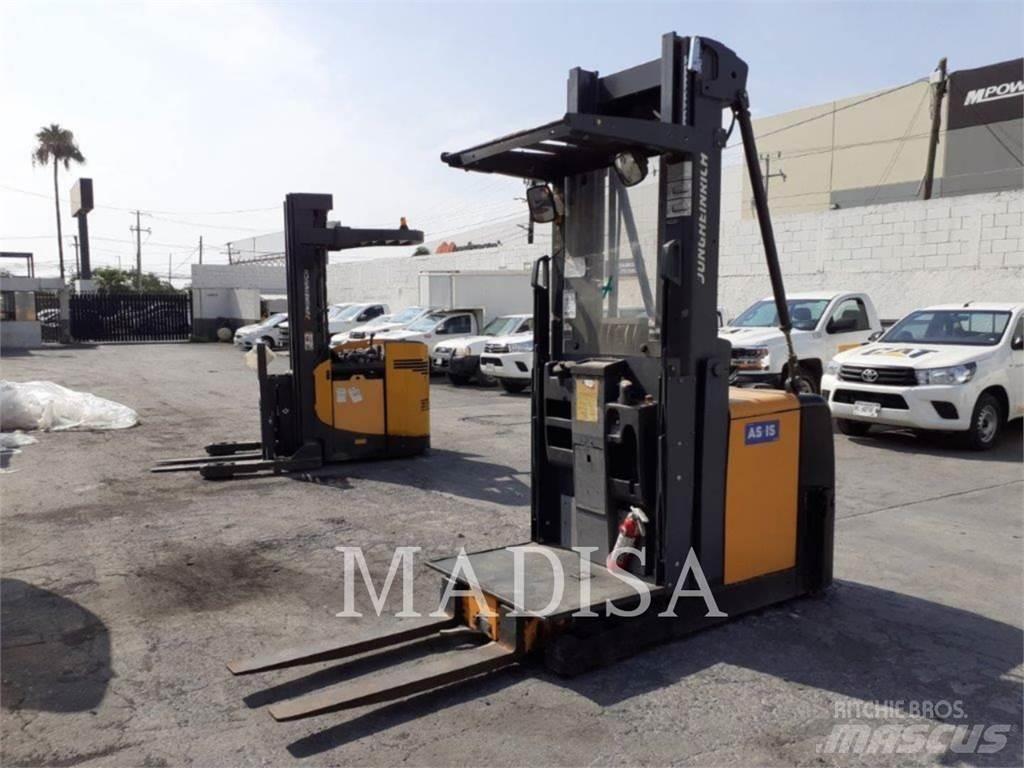 CAT LIFT TRUCKS EKS308 Electric Forklifts