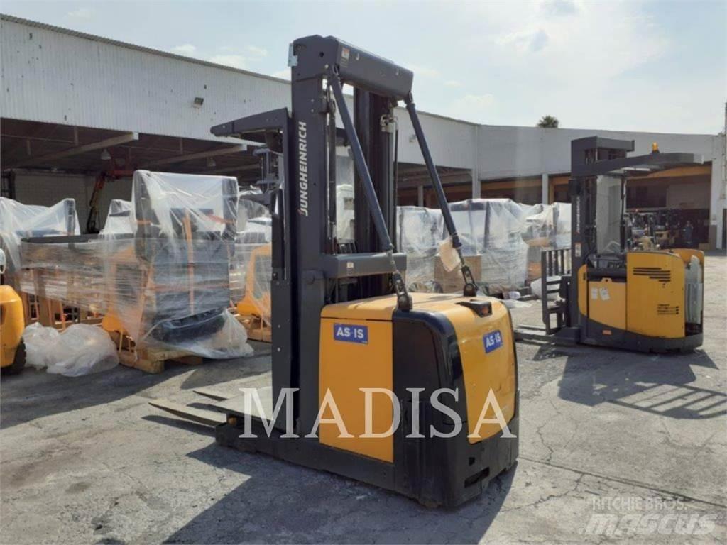 CAT LIFT TRUCKS EKS308 Electric Forklifts