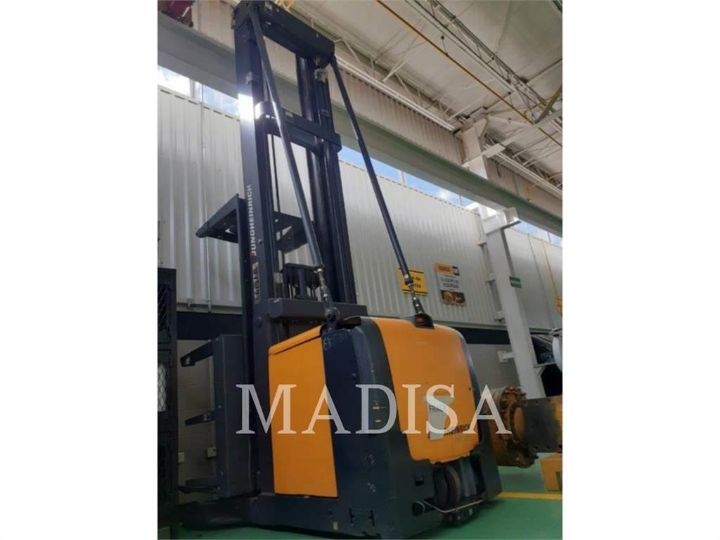 CAT LIFT TRUCKS EKS308 Electric Forklifts