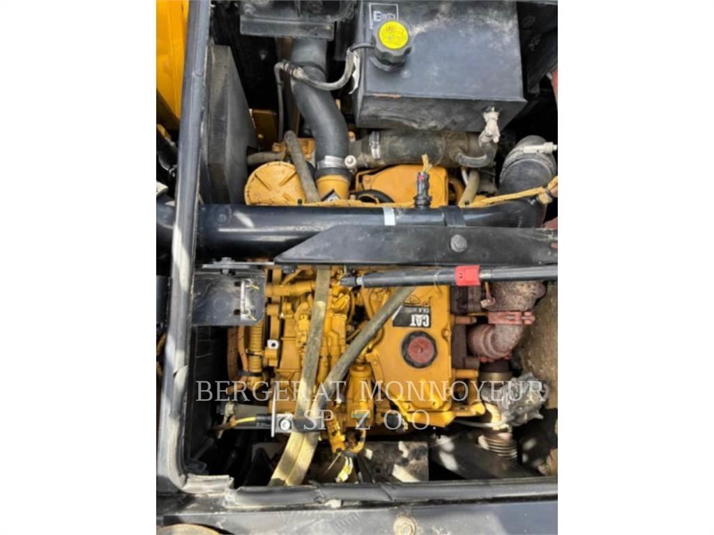 CAT M315F Wheeled Excavators