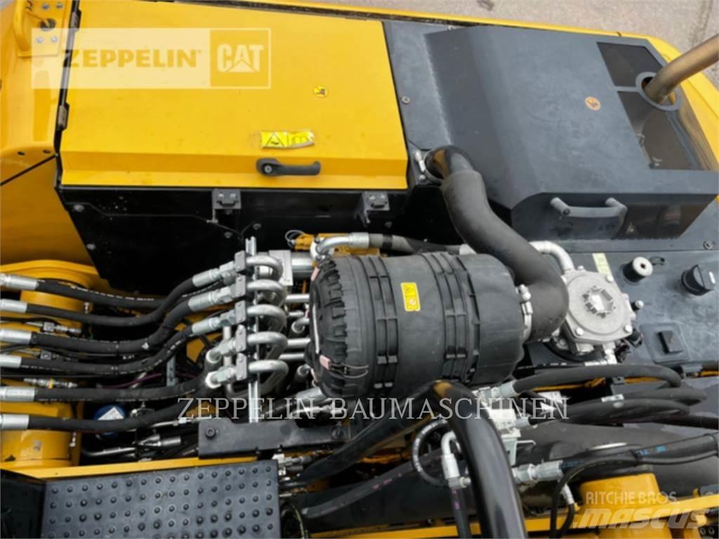 CAT MH3022-06C Demolition