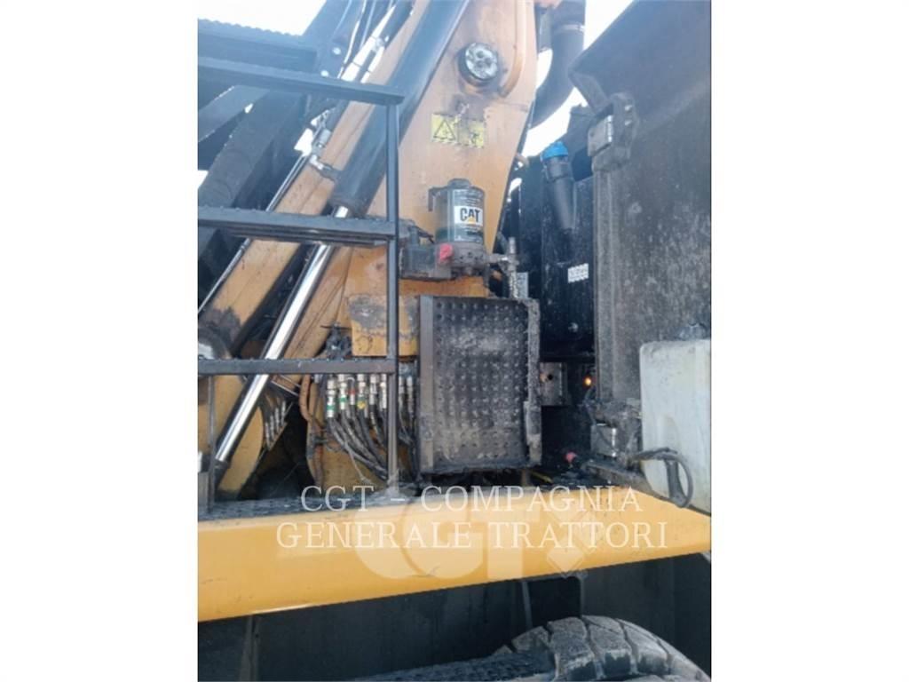CAT MH3024 Wheeled Excavators