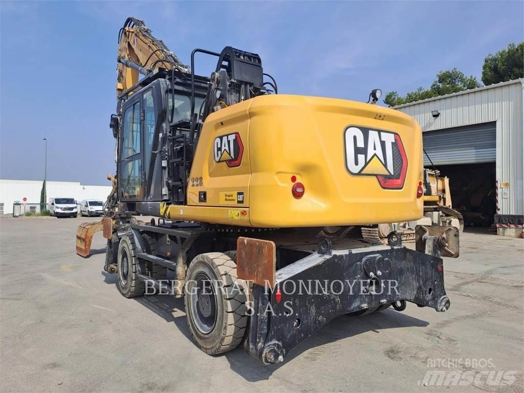 CAT MH3024 Wheeled Excavators
