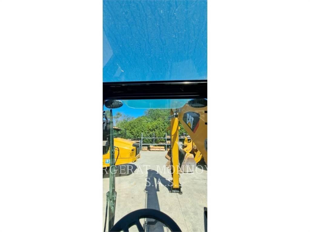 CAT MH3024-06 Wheeled Excavators