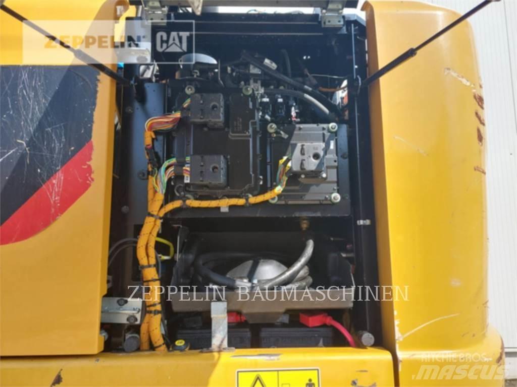 CAT MH3024-06C Demolition