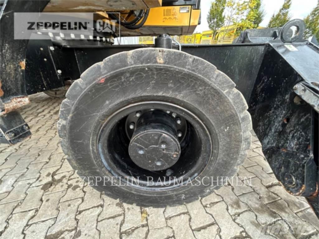 CAT MH3024-06C Demolition