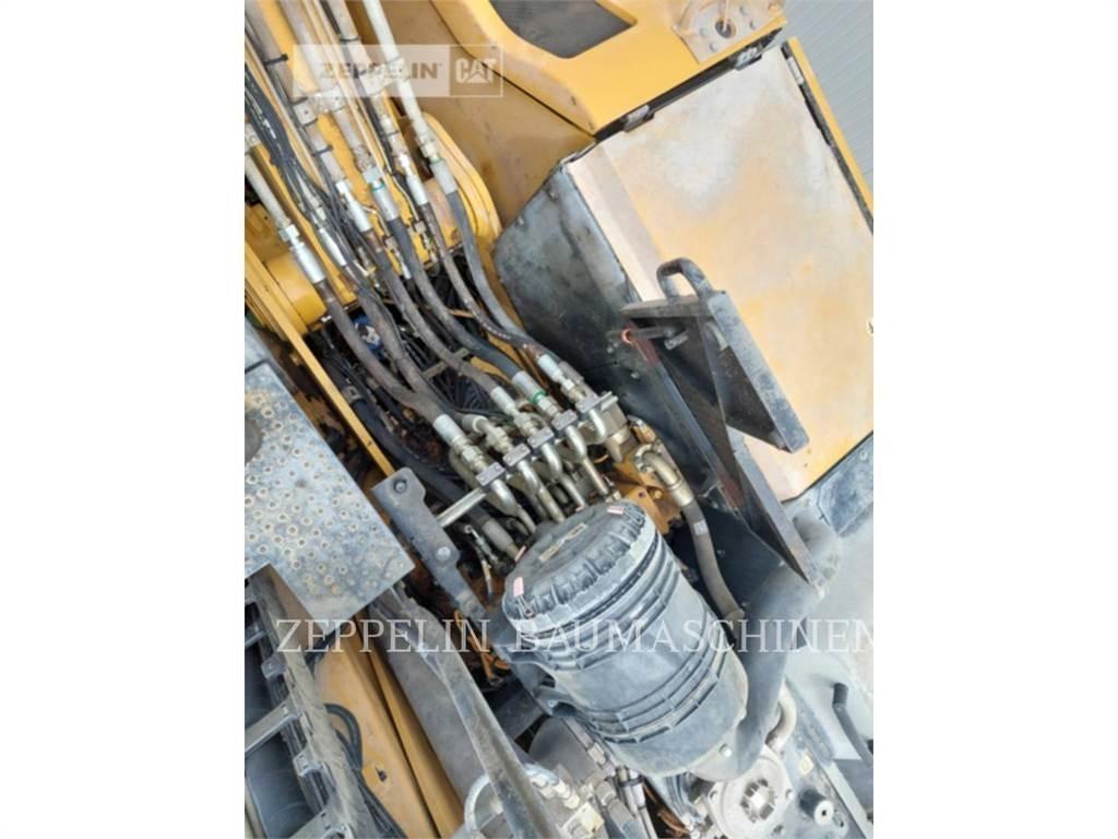 CAT MH3024-06C Demolition