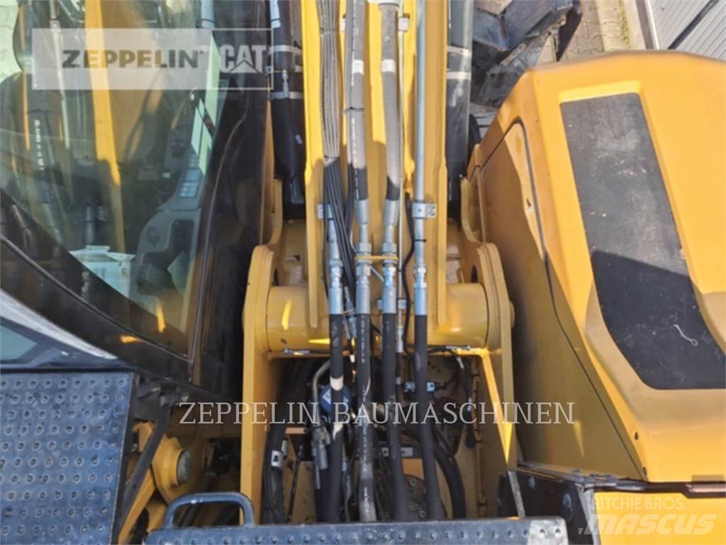 CAT MH3026-06C Demolition