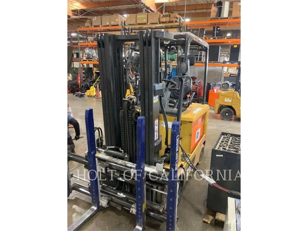 CAT MITSUBISHI EC30N2 Electric Forklifts
