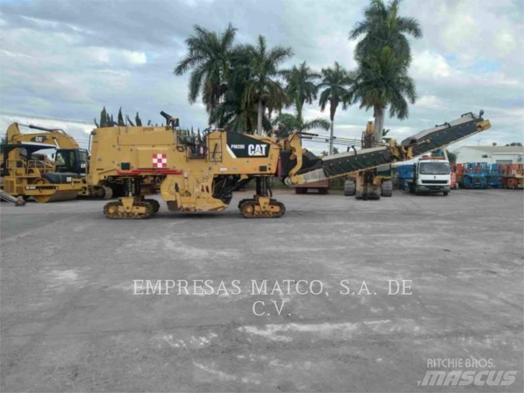 CAT PM-200 Asphalt cold milling machines