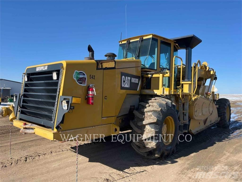 CAT RM300 Asphalt Recycling Equipment