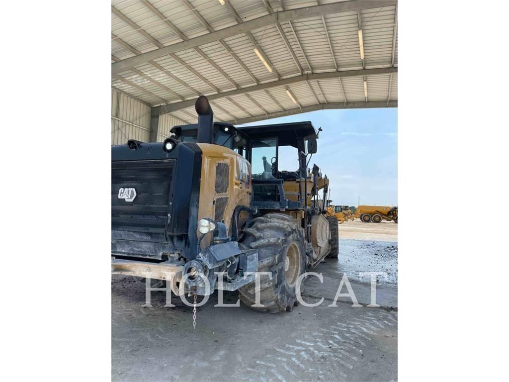 CAT RM400 Asphalt Recycling Equipment