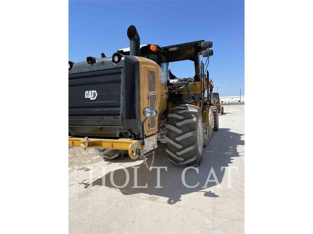CAT RM400 CAB Asphalt Recycling Equipment