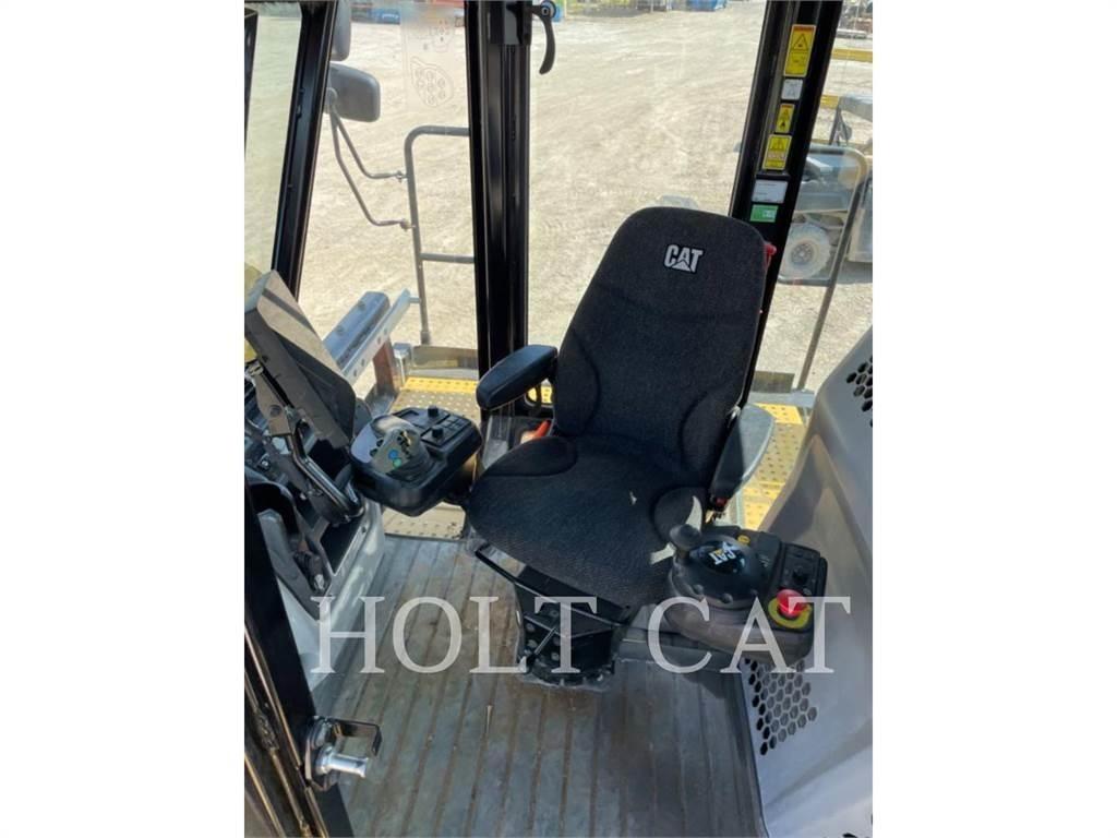 CAT RM400 CAB Asphalt Recycling Equipment
