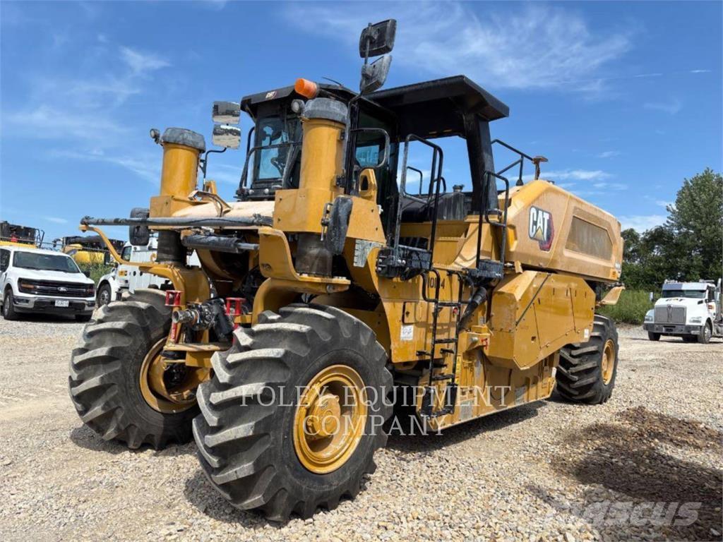 CAT RM600-01 Asphalt pavers