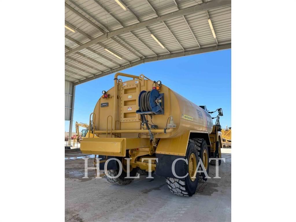 CAT W00 725 Tank Trucks