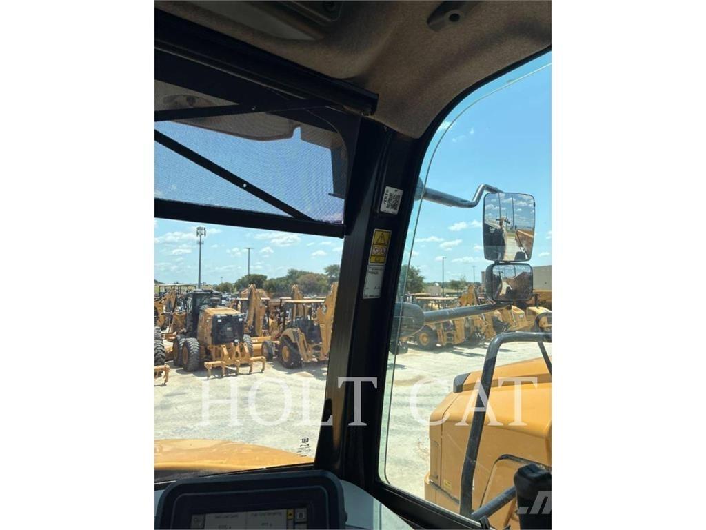CAT W00 740 Tank Trucks