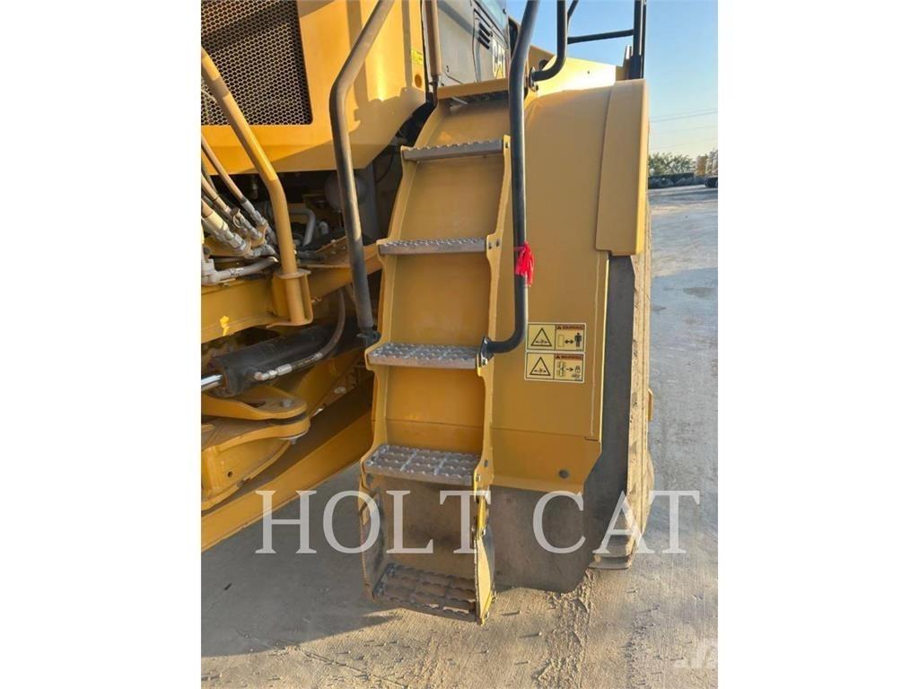 CAT W00 740GC Tank Trucks