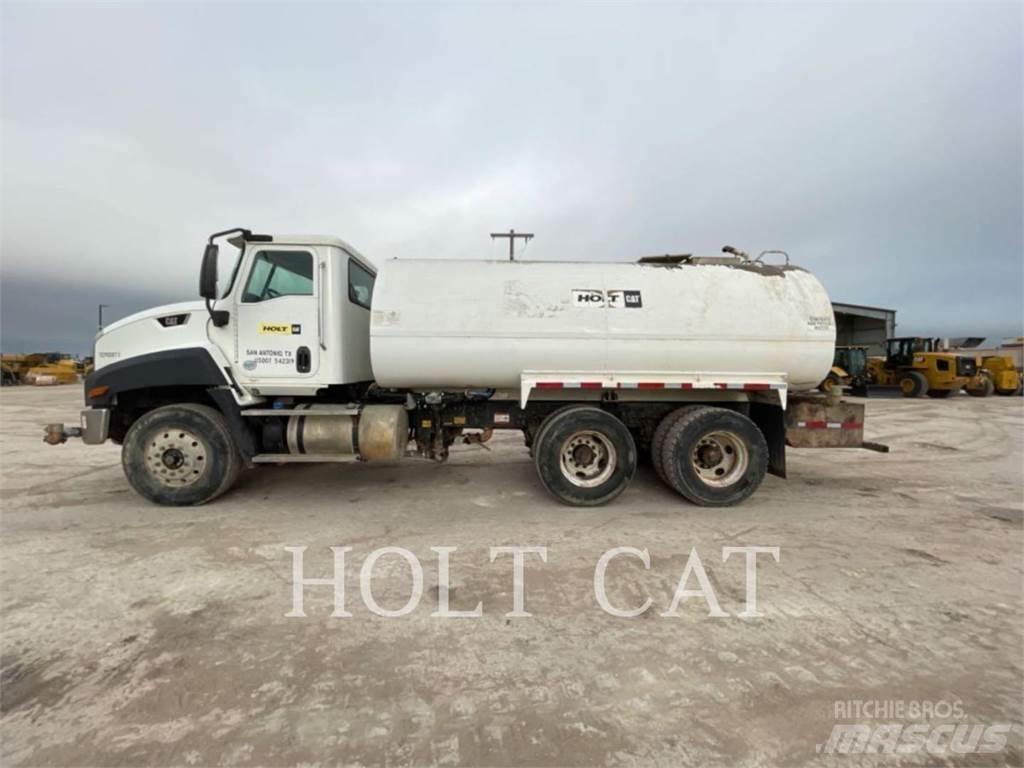 CAT WATER 4000 Tank Trucks