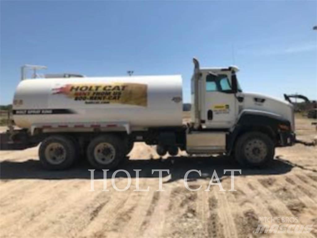 CAT WATER 4000 Tank Trucks