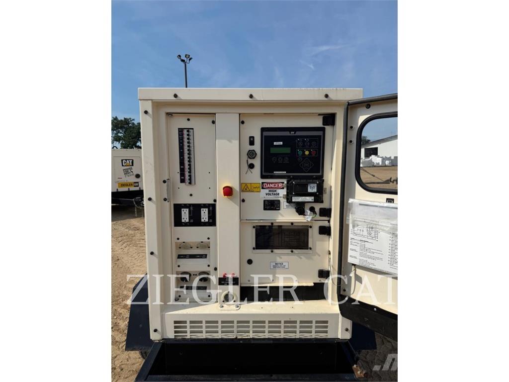CAT XQ 35 Other Generators
