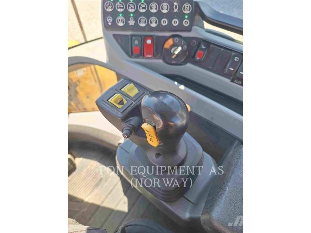 Caterpillar 930M Wheel Loaders