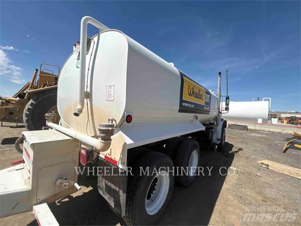 Freightliner WT4000 A Tank Trucks