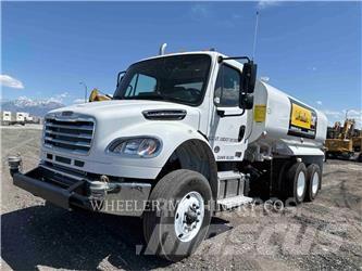 Freightliner WT4000 A Tank Trucks