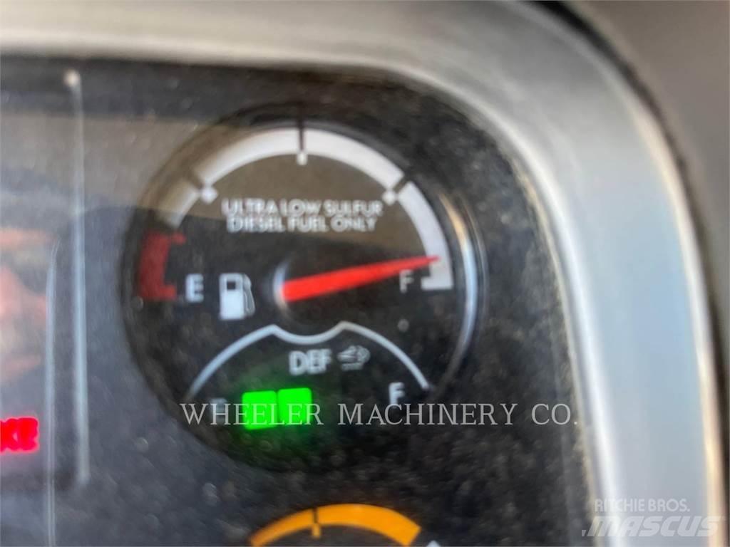 Freightliner WT4000 A Tank Trucks