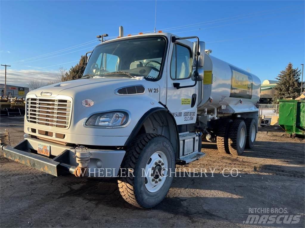 Freightliner WT4000 A Tank Trucks
