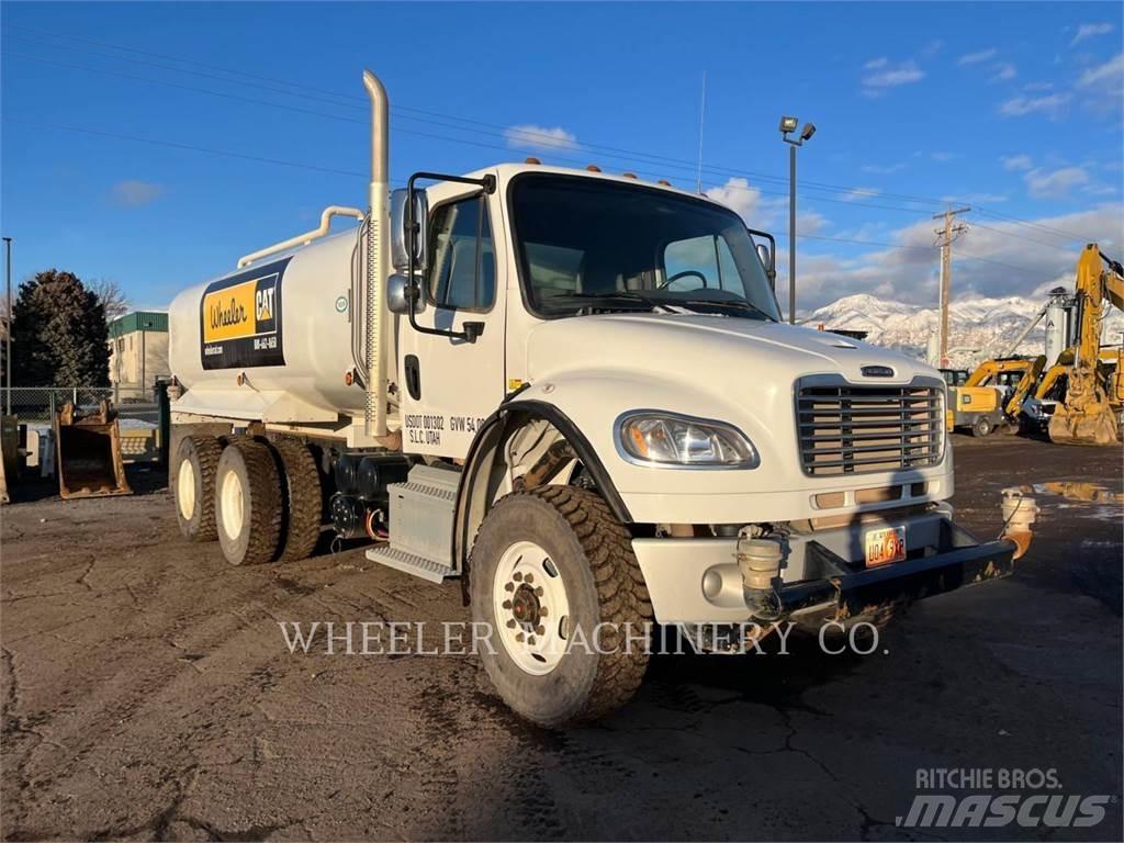 Freightliner WT4000 A Tank Trucks