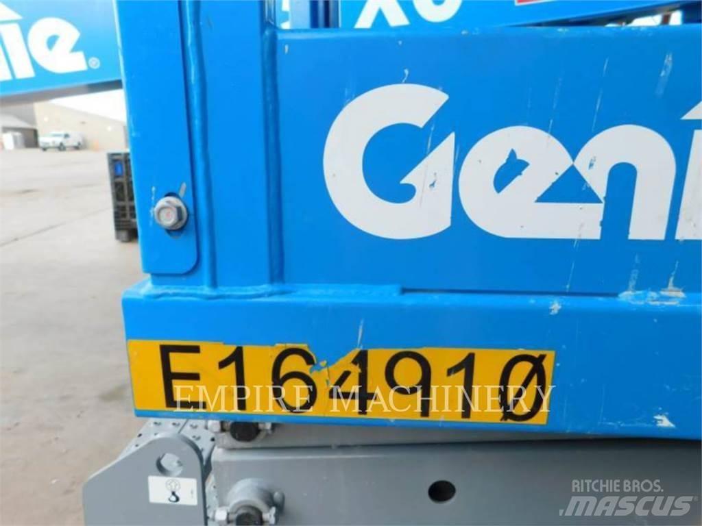 Genie GS1330 Articulated boom lifts
