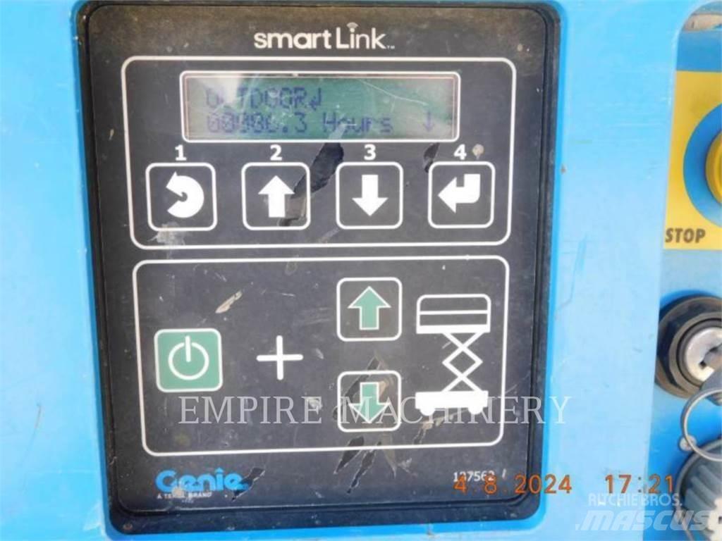 Genie GS1330 Articulated boom lifts