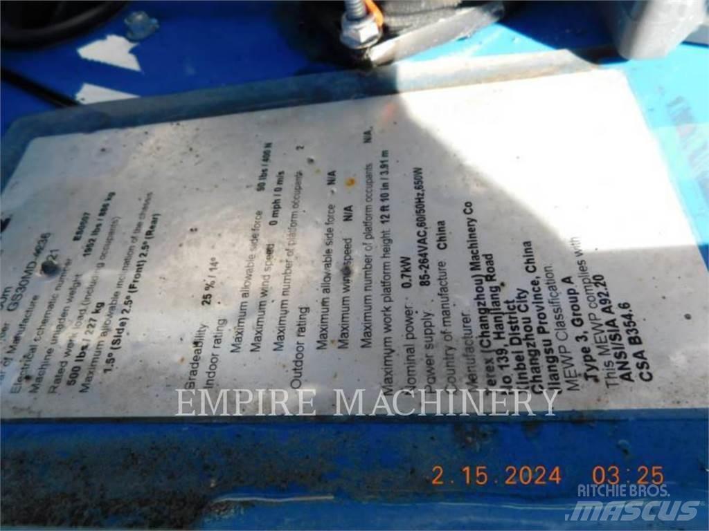Genie GS1330 Articulated boom lifts