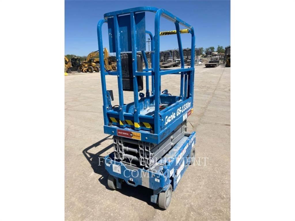 Genie GS1330 Scissor Lifts