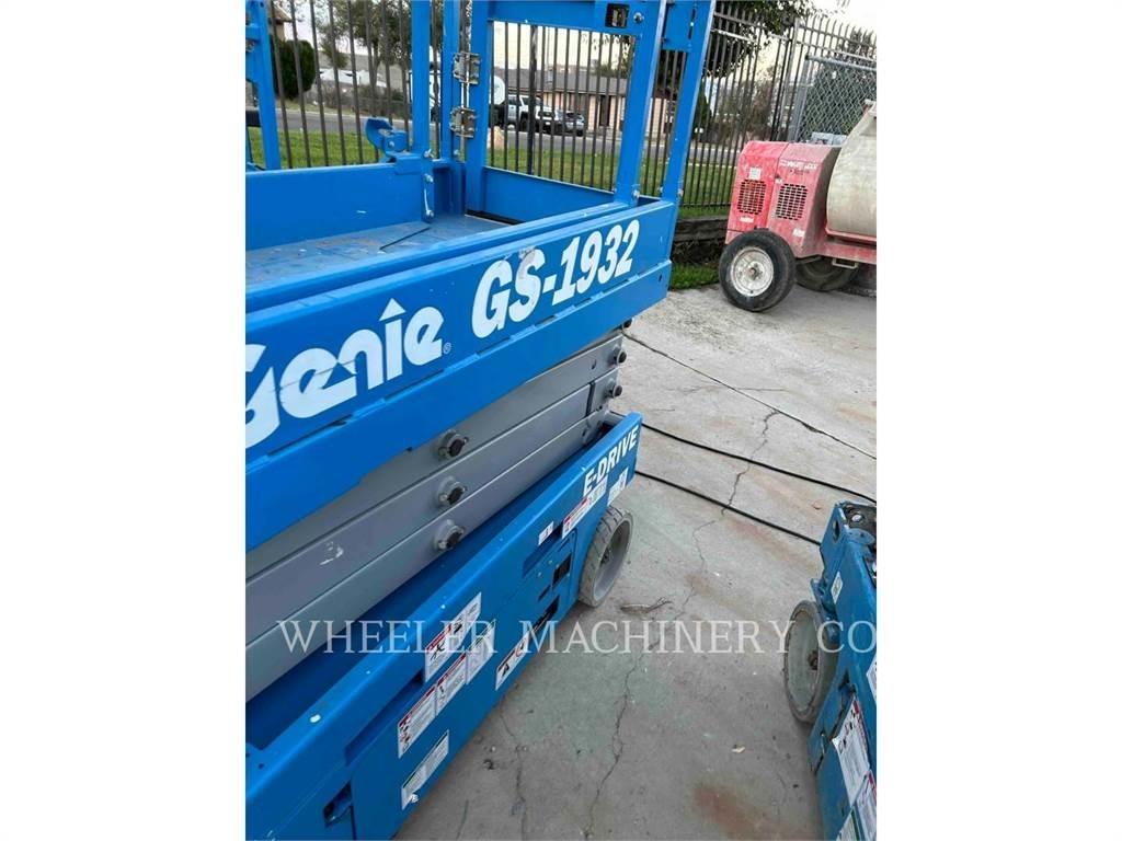 Genie GS1932 Scissor Lifts