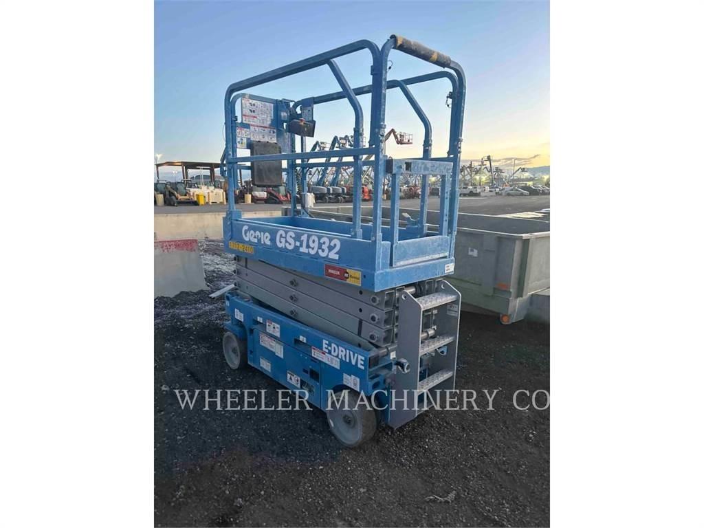 Genie GS1932 Scissor Lifts