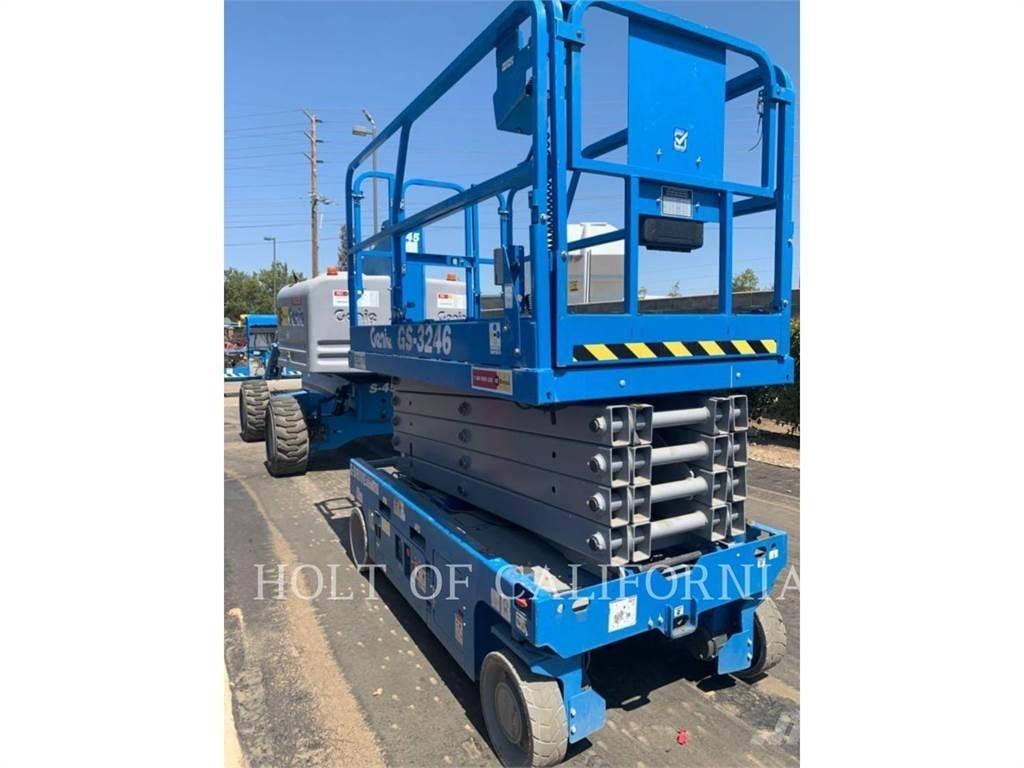 Genie SCISSOR32E Scissor Lifts