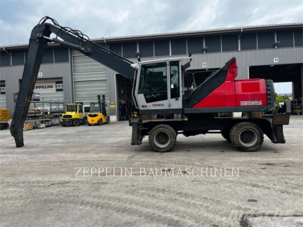 Hitachi MHL335E Demolition