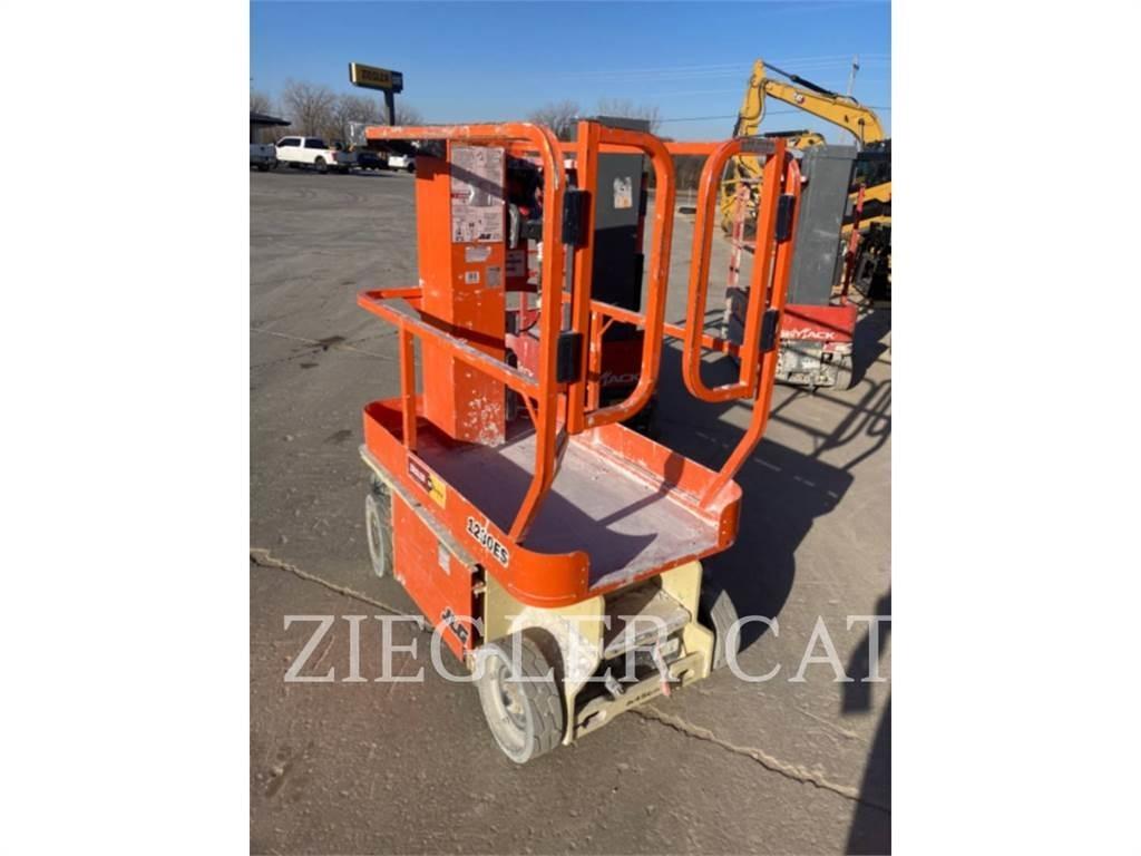 JLG 1230ES Scissor Lifts
