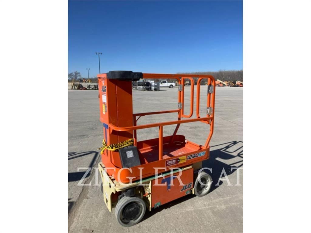JLG 1230ES Scissor Lifts