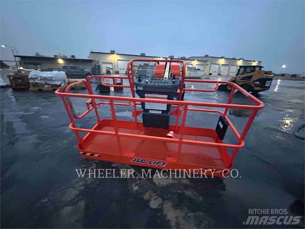 JLG 460SJ SP Articulated boom lifts