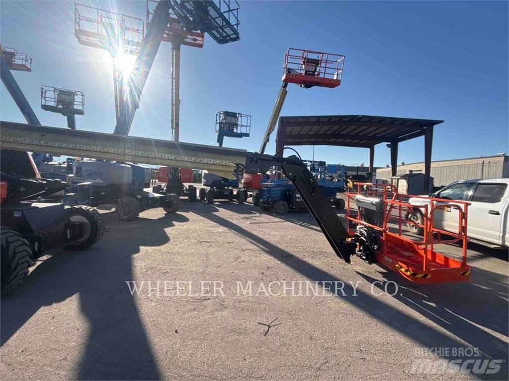 JLG 660SJ Articulated boom lifts