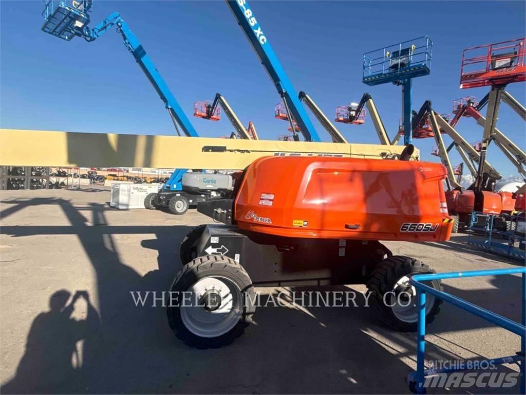 JLG 660SJ Articulated boom lifts