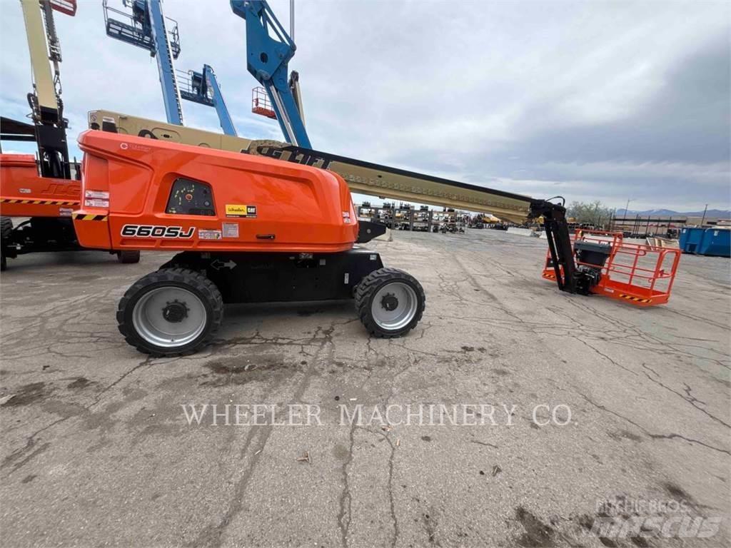 JLG 660SJ Articulated boom lifts