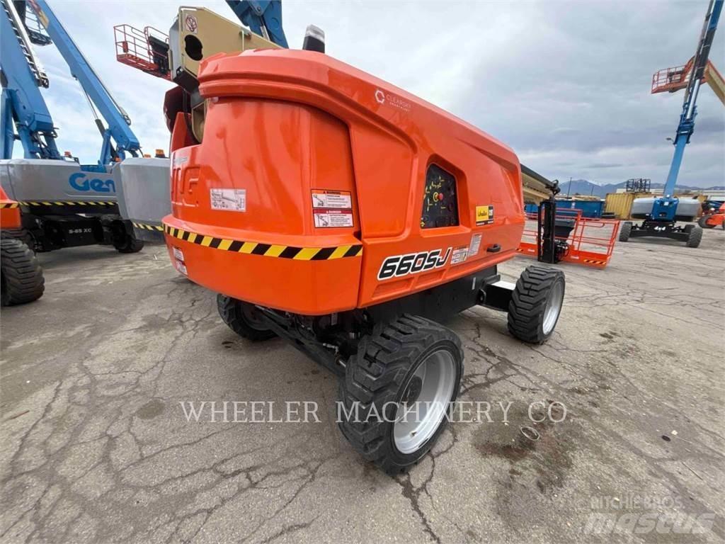 JLG 660SJ Articulated boom lifts
