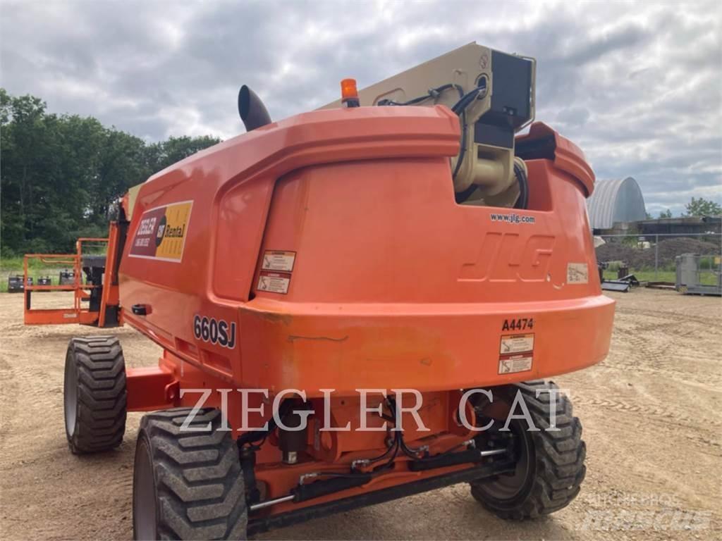 JLG 660SJ Articulated boom lifts